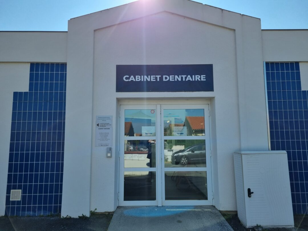 Réaménagement d’un local vide en cabinet dentaire en mitoyenneté du cabinet dentaire existant